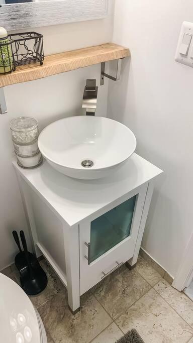 Cozy Modern Apt In The Heart Of Fells Point! Baltimore Eksteriør bilde